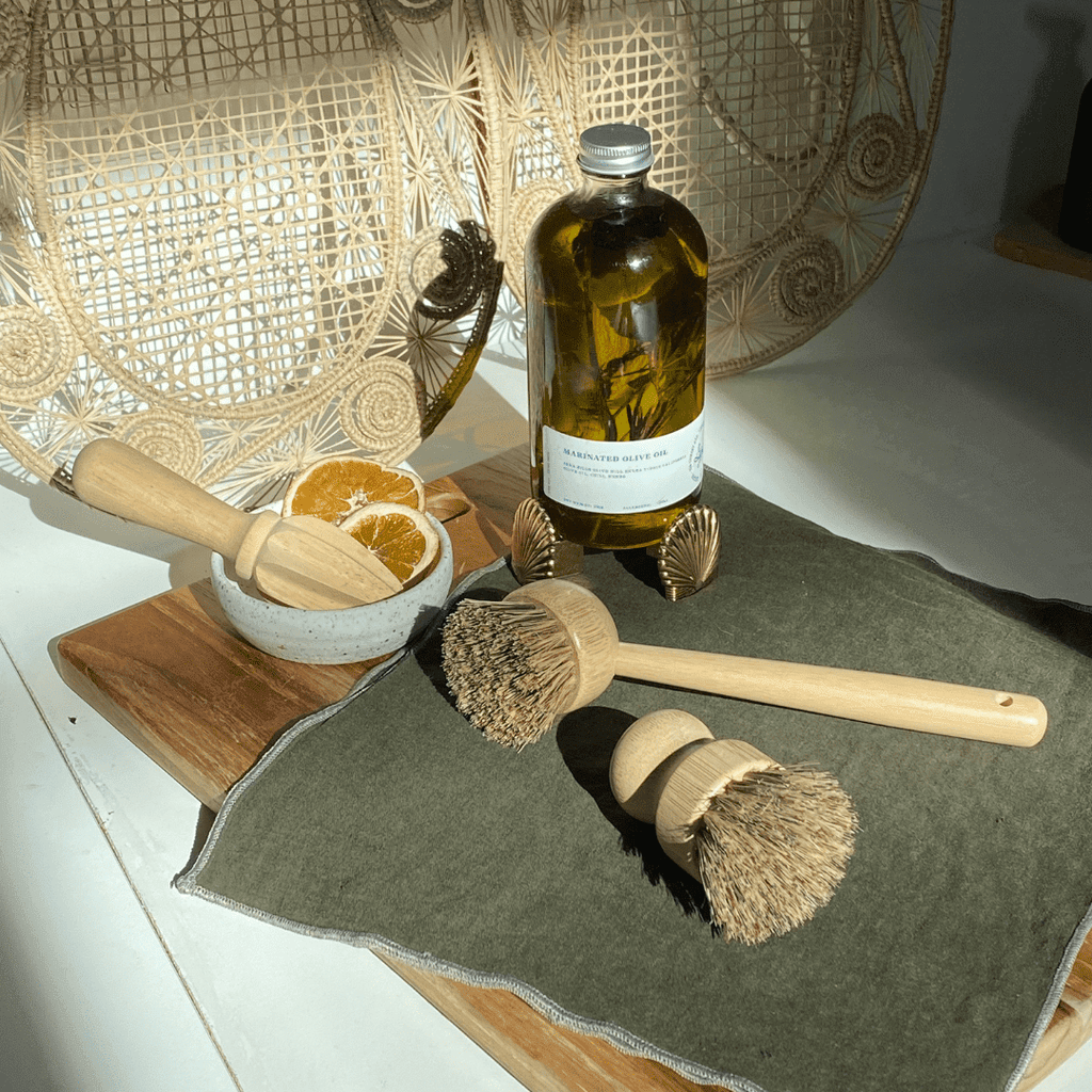 Tilley + Me Eco-Friendly Bamboo Dishwashing Brush with Handle - Palm Fiber Bristles