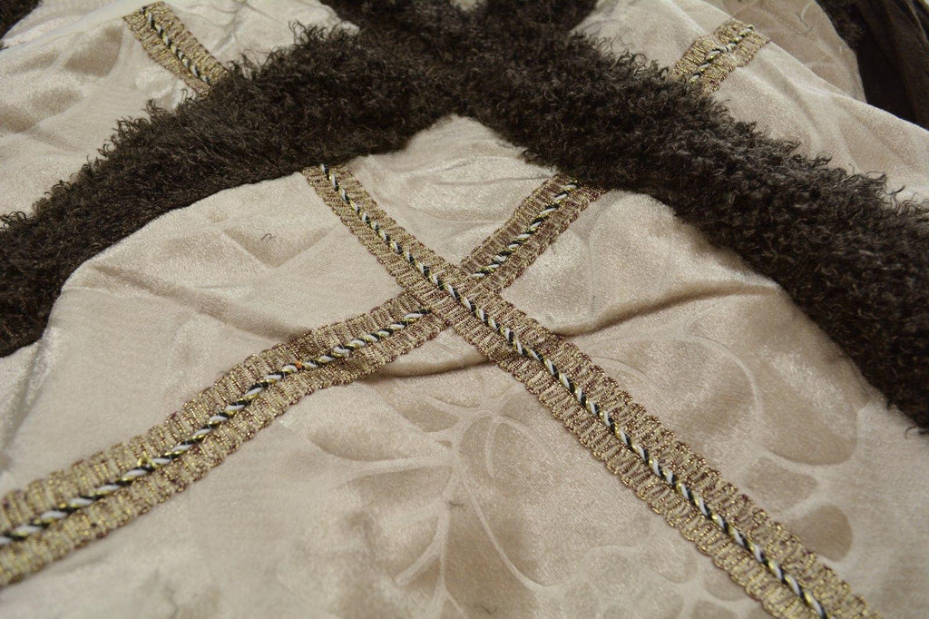 DaDa Bedding Classic Elegant Velvety Ribbons Quilted Coverlet Bedspread Set (YG1024Beige)