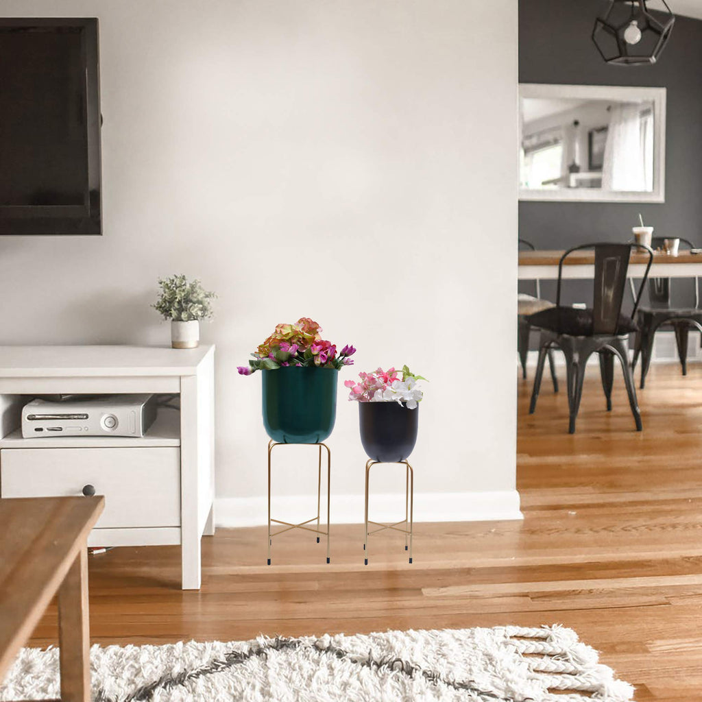 Planter with Metal Stand