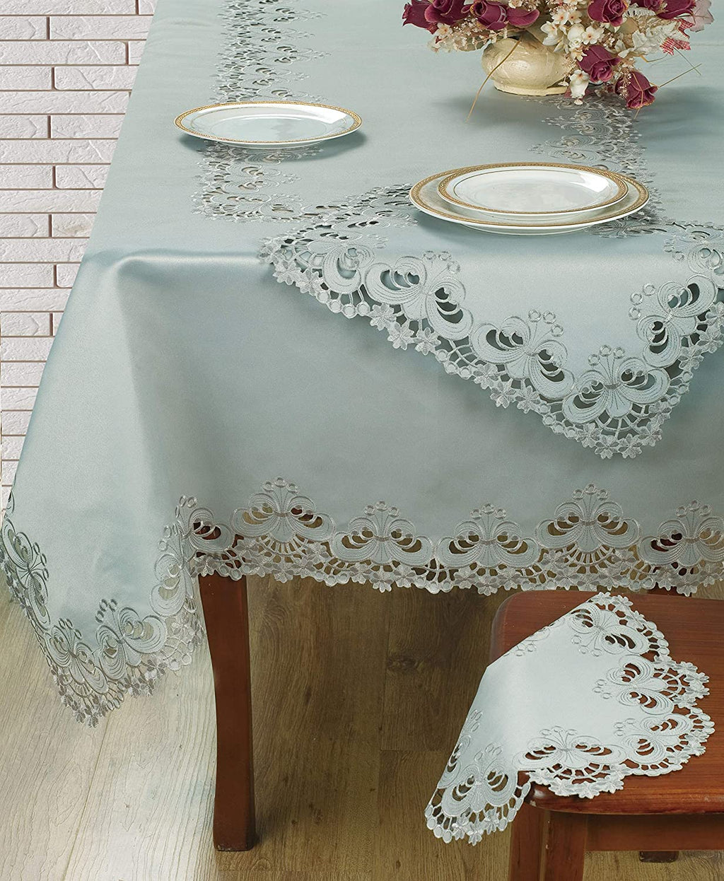 Gray Round Linen Placemat Doilies - The Creola Collection