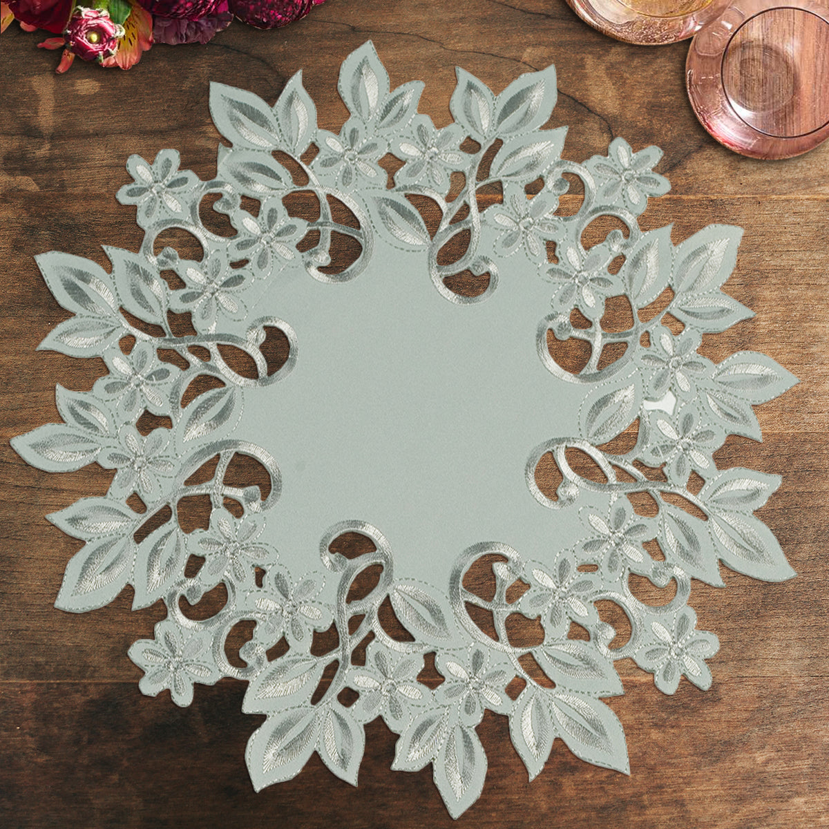 Round Linen Placemat Doilies - Set of 4