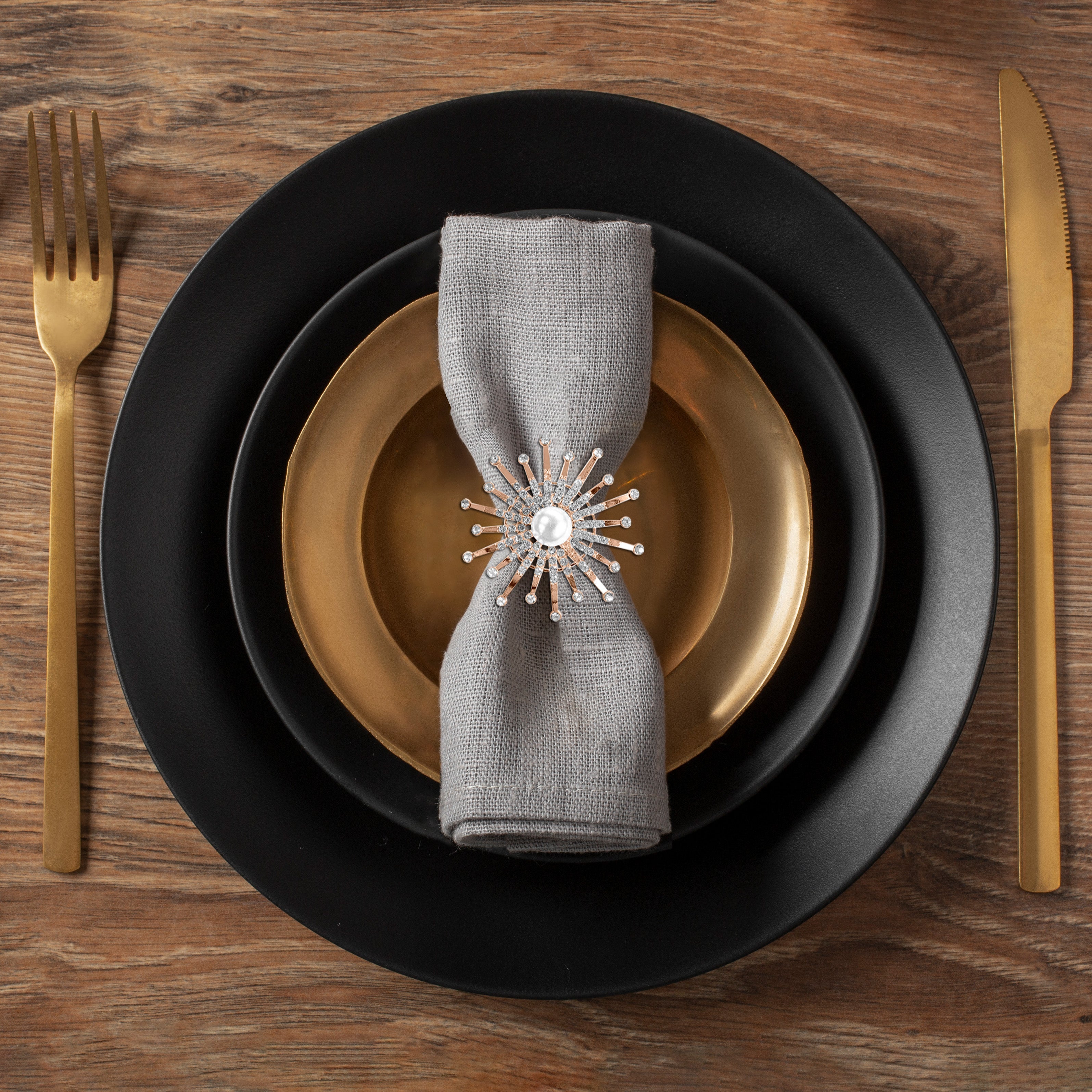 Golden Blossom – Napkin Rings in Gold Floral Pearl Design, Elegant Decorative Dining Table Décor